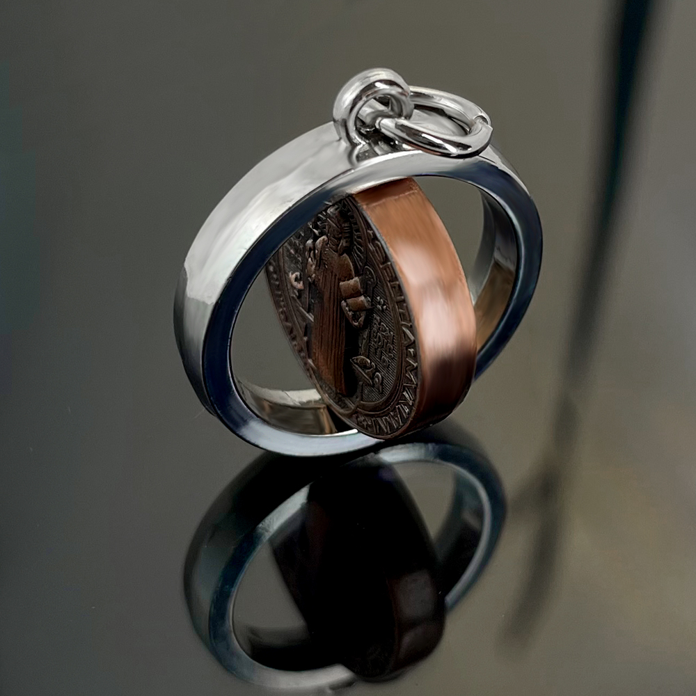 Nuova Collana con Medaglia di  - Jewelry & Watches Bench recensione e prezzo